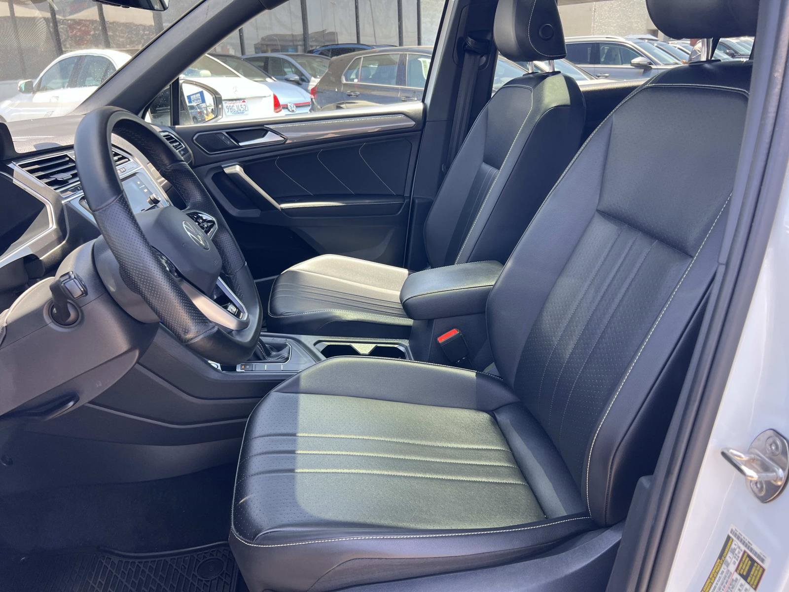 Used 2022 Volkswagen Tiguan SE R-Line FWD image 18