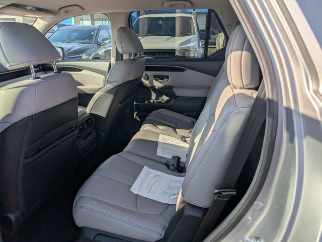 Used 2025 Honda Pilot EX-L image 11