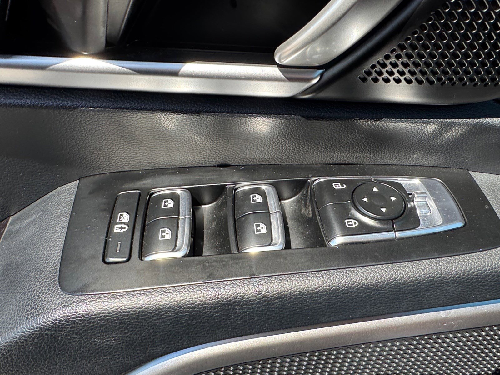 Used 2024 Kia Telluride LX image 20