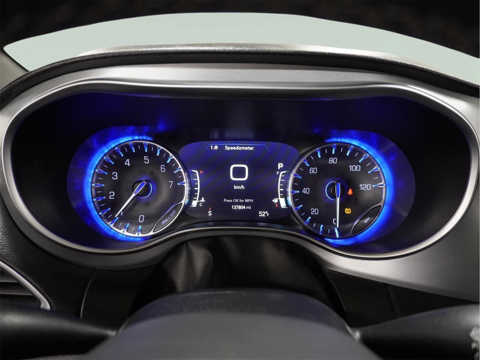 Used 2018 Chrysler Pacifica Touring-L Plus w/ S Appearance Package FWD image 17