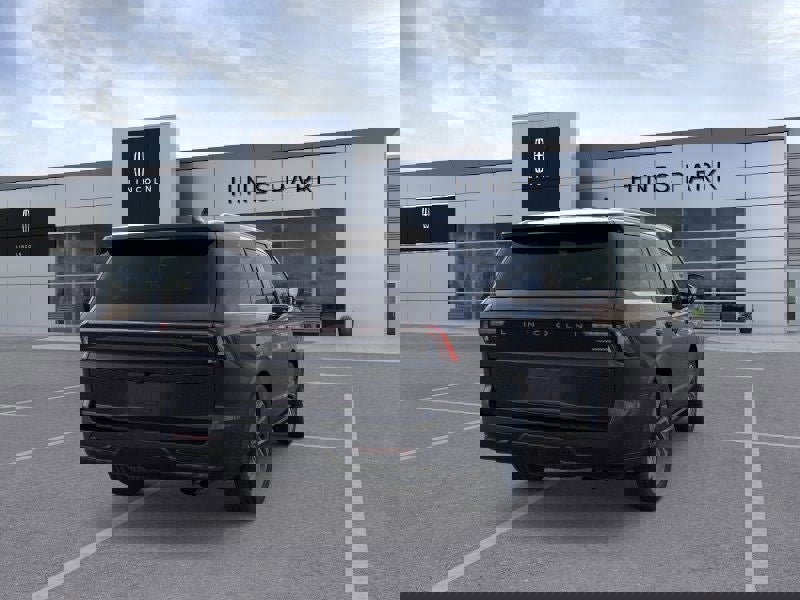 New 2025 Lincoln Navigator Reserve image 8