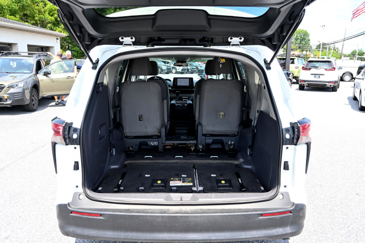 Used 2021 Toyota Sienna LE image 33