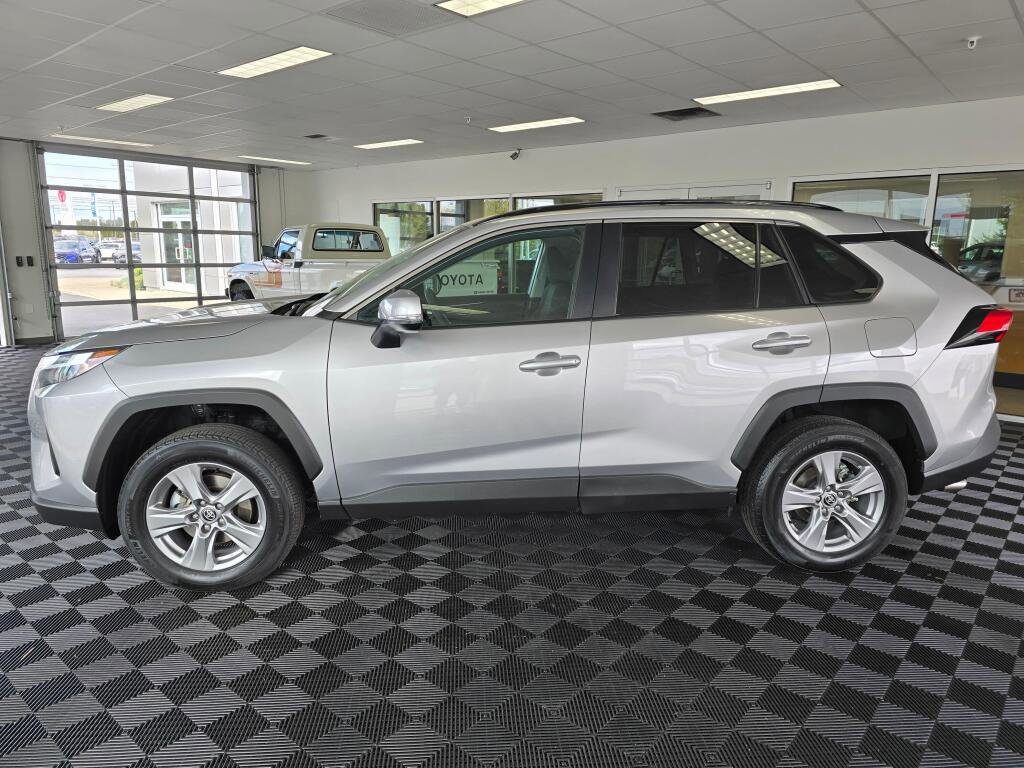 Used 2025 Toyota RAV4 XLE image 6