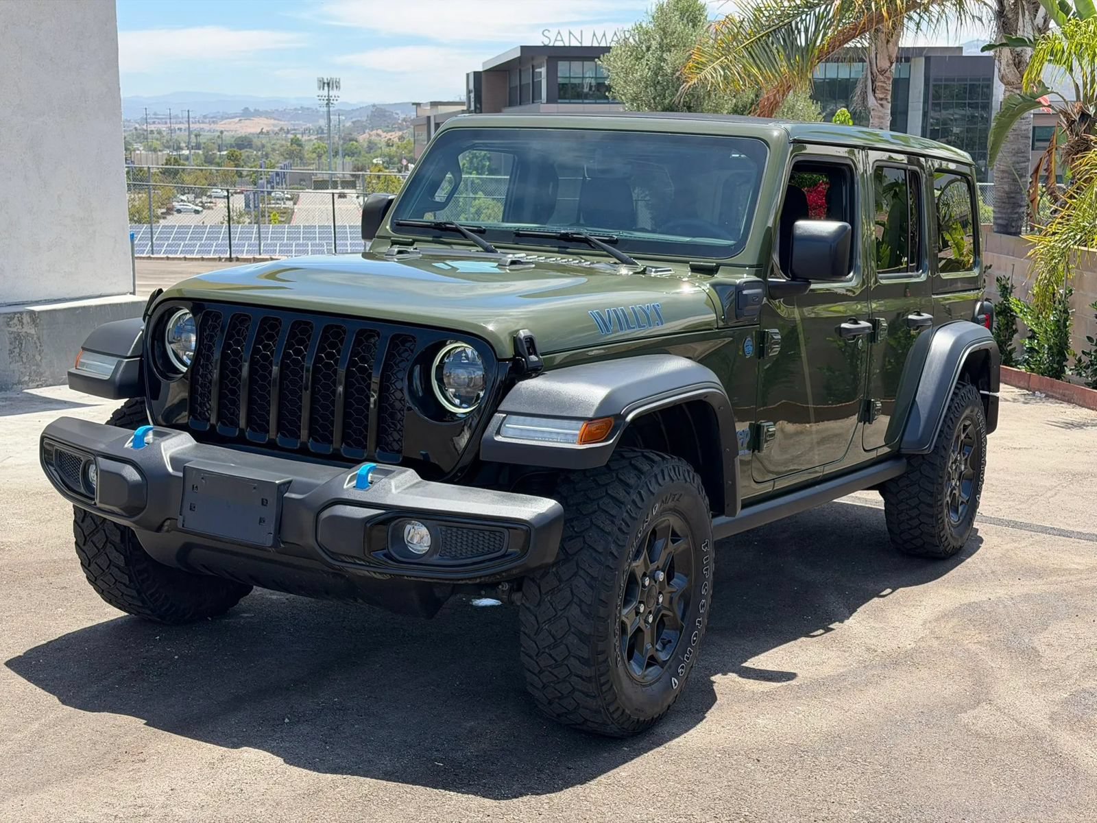 Used 2023 Jeep Wrangler Unlimited w/ Sun & Screen Package AWD/4WD image 2