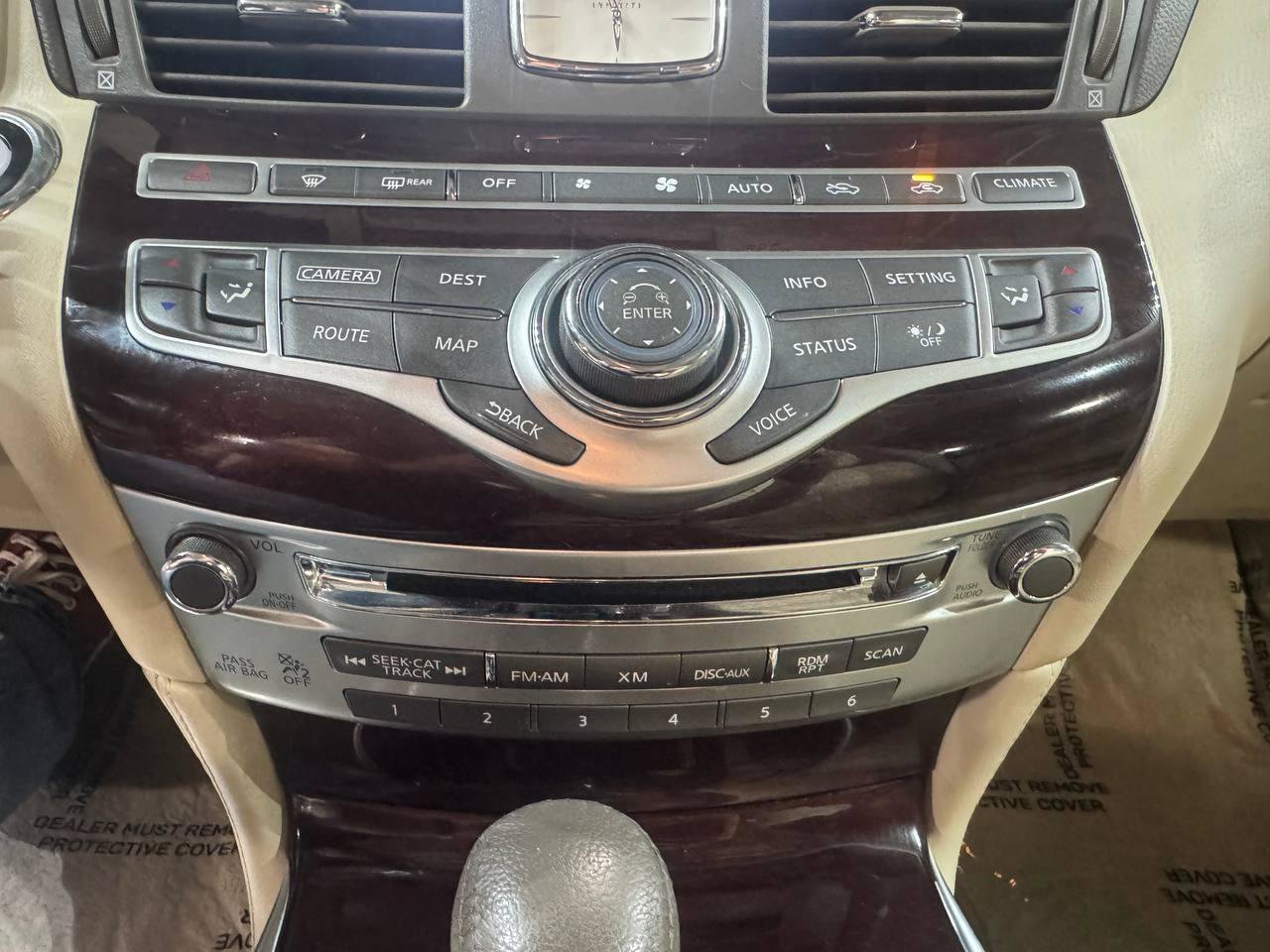 Used 2015 INFINITI Q70 L 3.7 w/ Technology Package AWD/4WD image 26