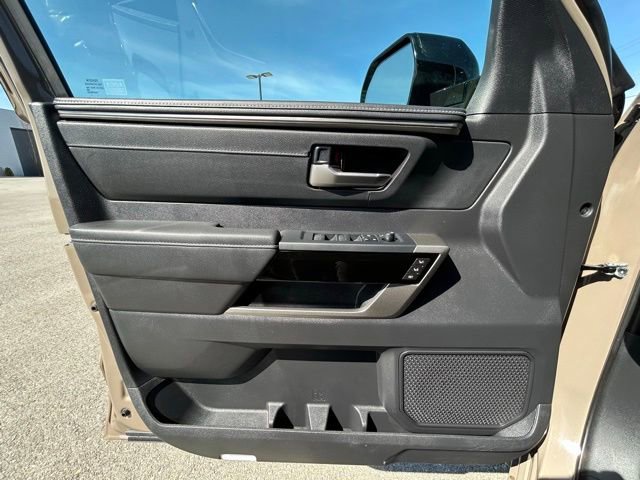 Used 2026 Toyota Tundra Limited AWD/4WD image 32