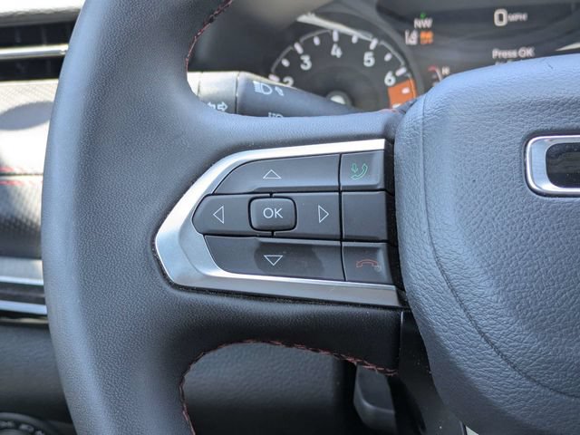 Used 2025 Jeep Compass Trailhawk AWD/4WD image 23