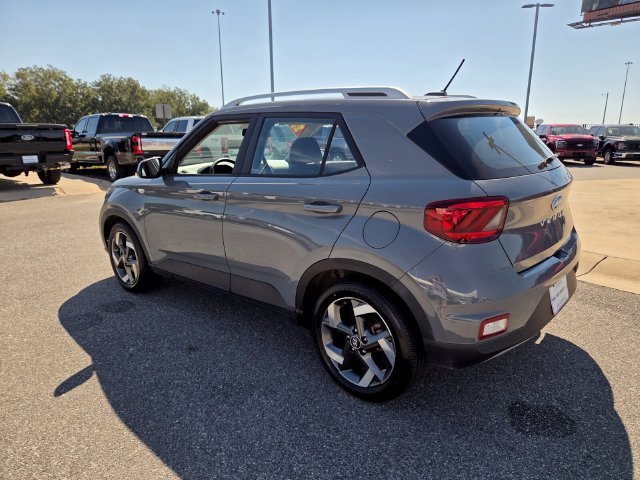 Used 2023 Hyundai Venue SEL w/ Cargo Package FWD image 9