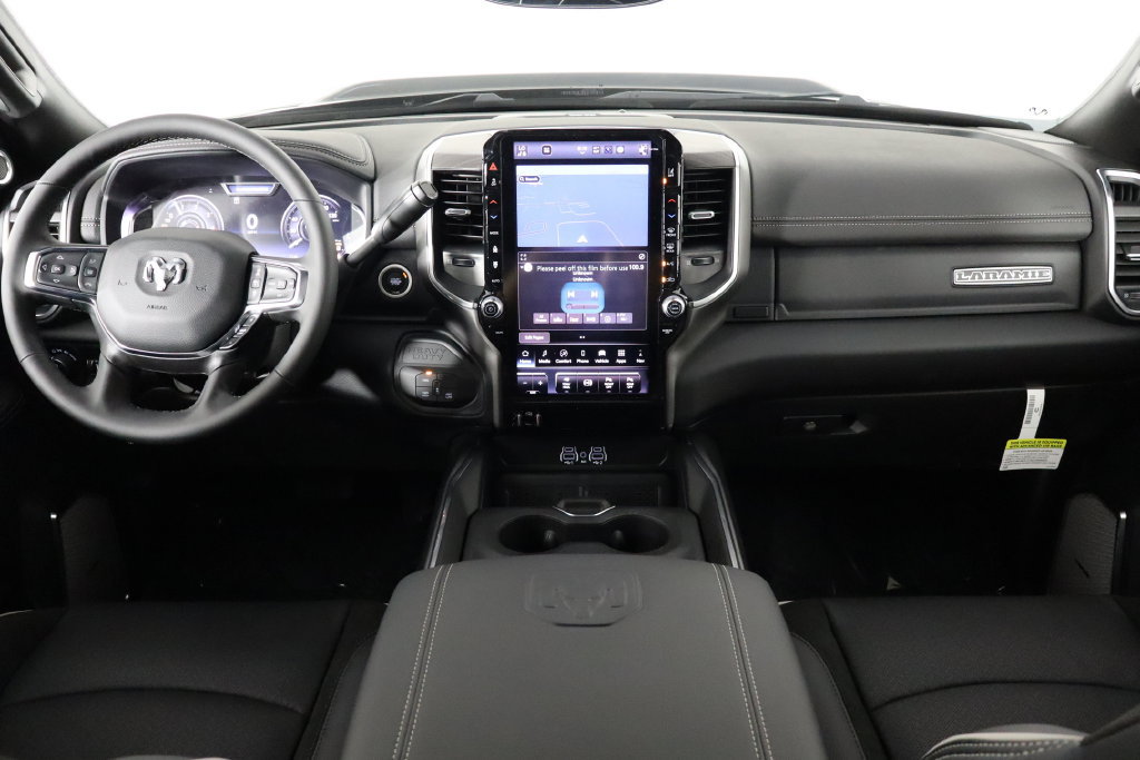 New 2026 RAM 2500 Laramie AWD/4WD image 13