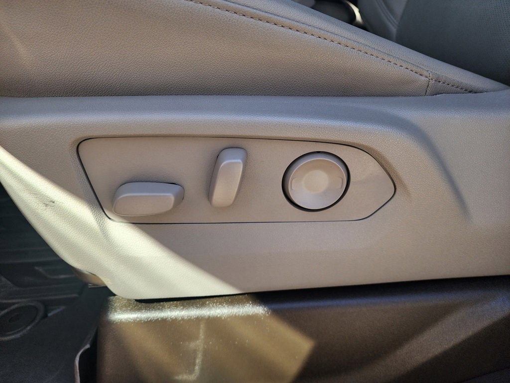 Used 2025 GMC Sierra 2500 SLT image 30