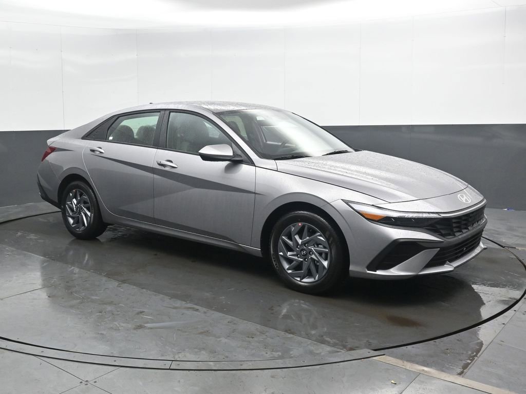 New 2026 Hyundai Elantra Hybrid FWD image 4