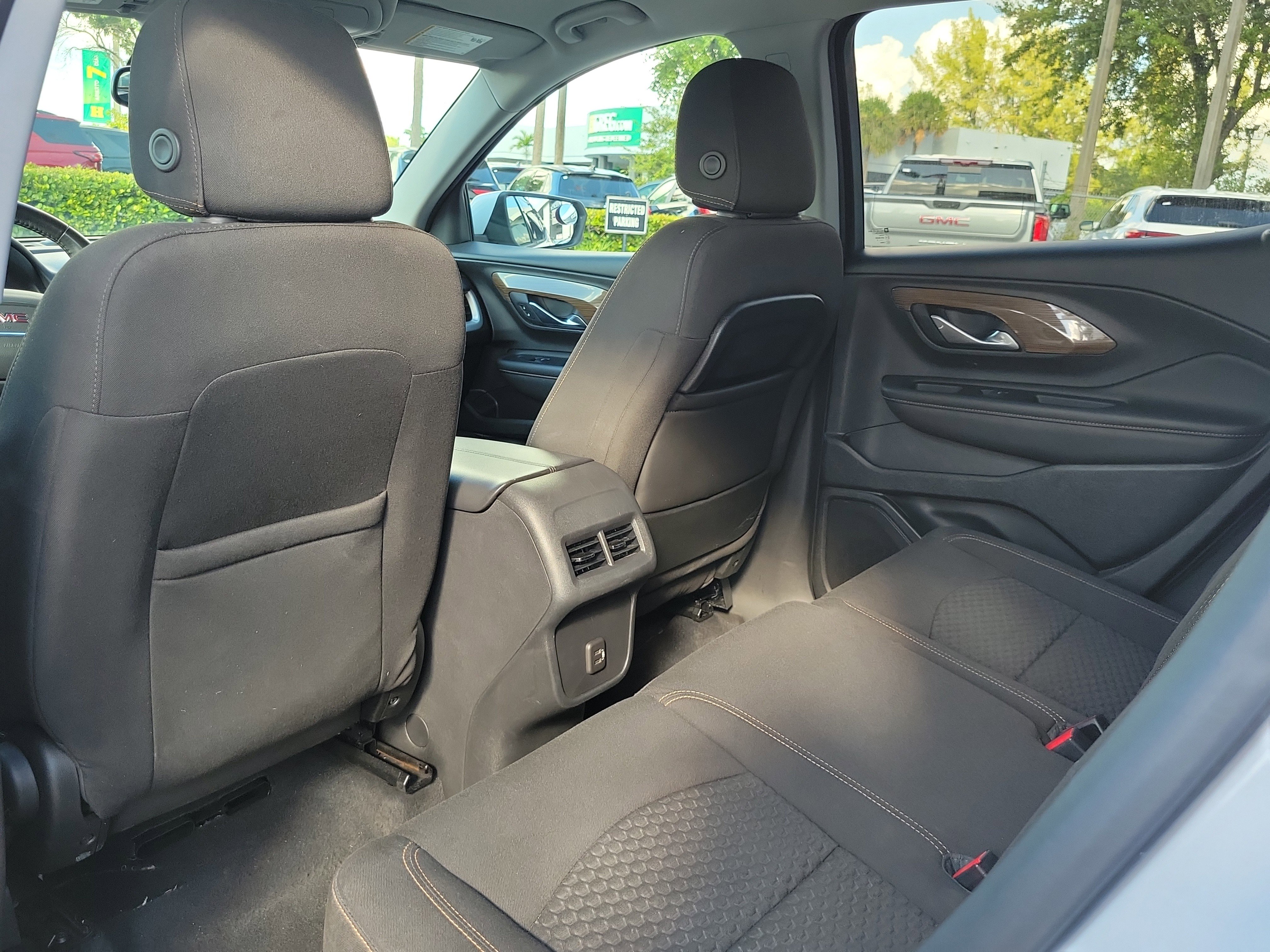 Used 2020 GMC Terrain SLE image 12