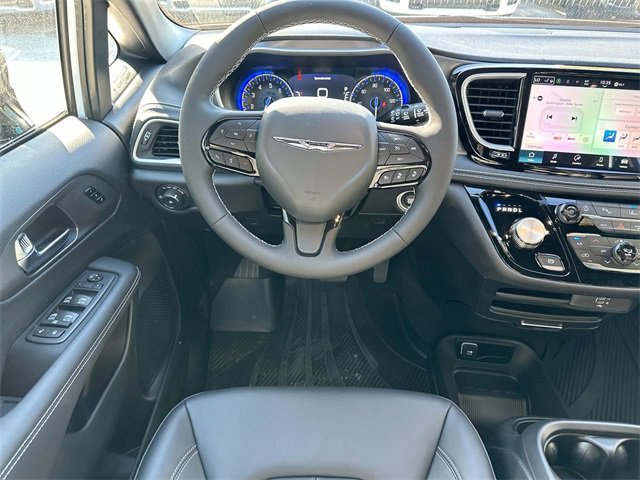 New 2026 Chrysler Pacifica Select w/ S Appearance Package image 13