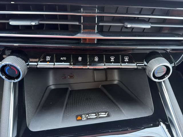 New 2026 Chevrolet Traverse High Country FWD image 22