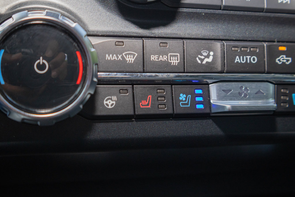 Used 2023 Ford F250 Lariat w/ Lariat Ultimate Package AWD/4WD image 19