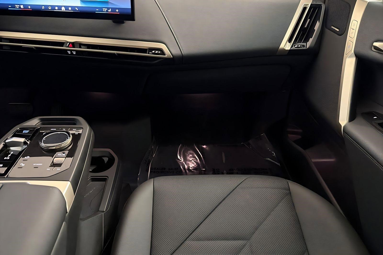 Used 2024 BMW iX xDrive50 AWD/4WD image 30