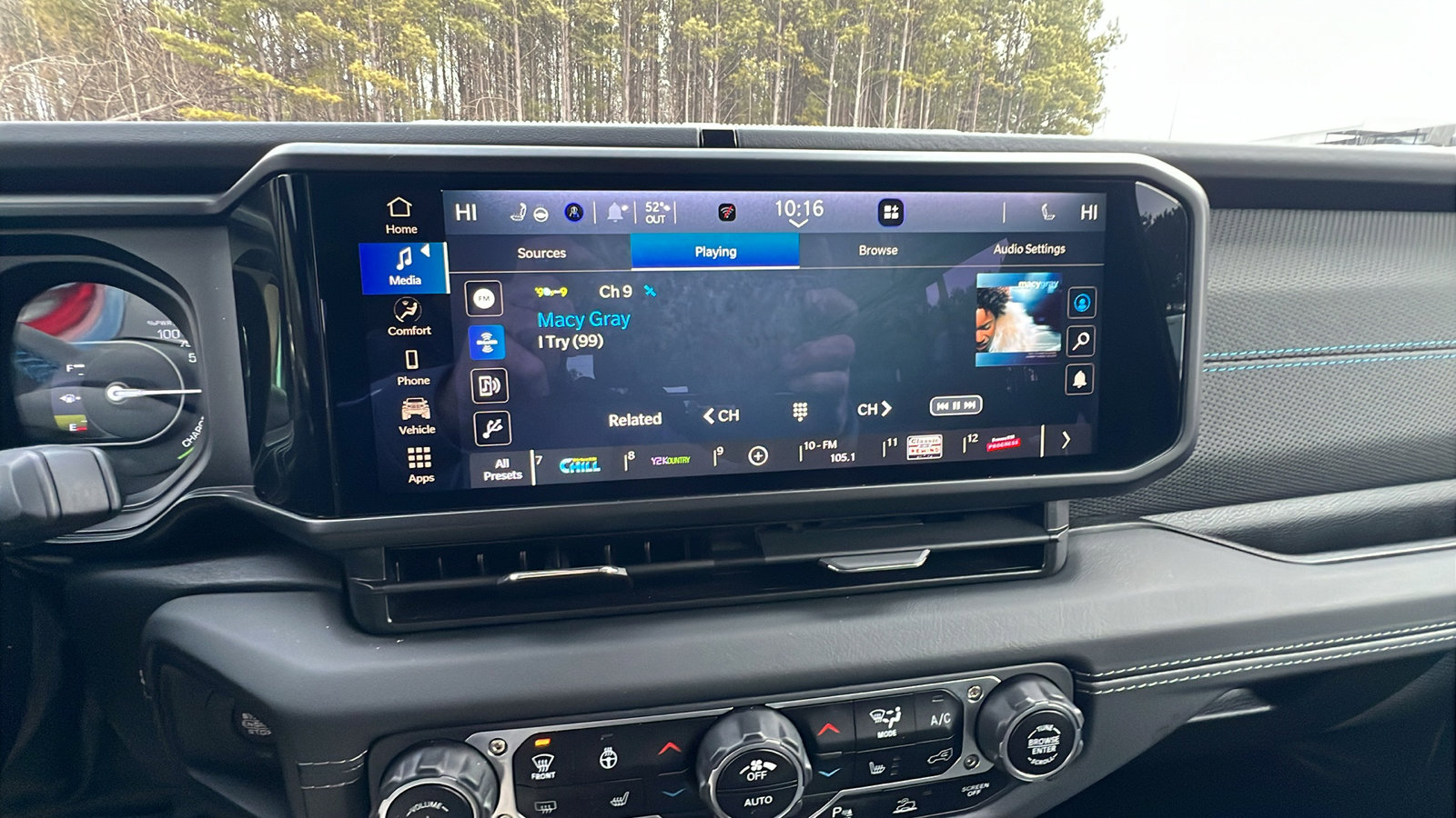 Used 2025 Jeep Wrangler Unlimited Rubicon 4xe w/ Safety Group image 32