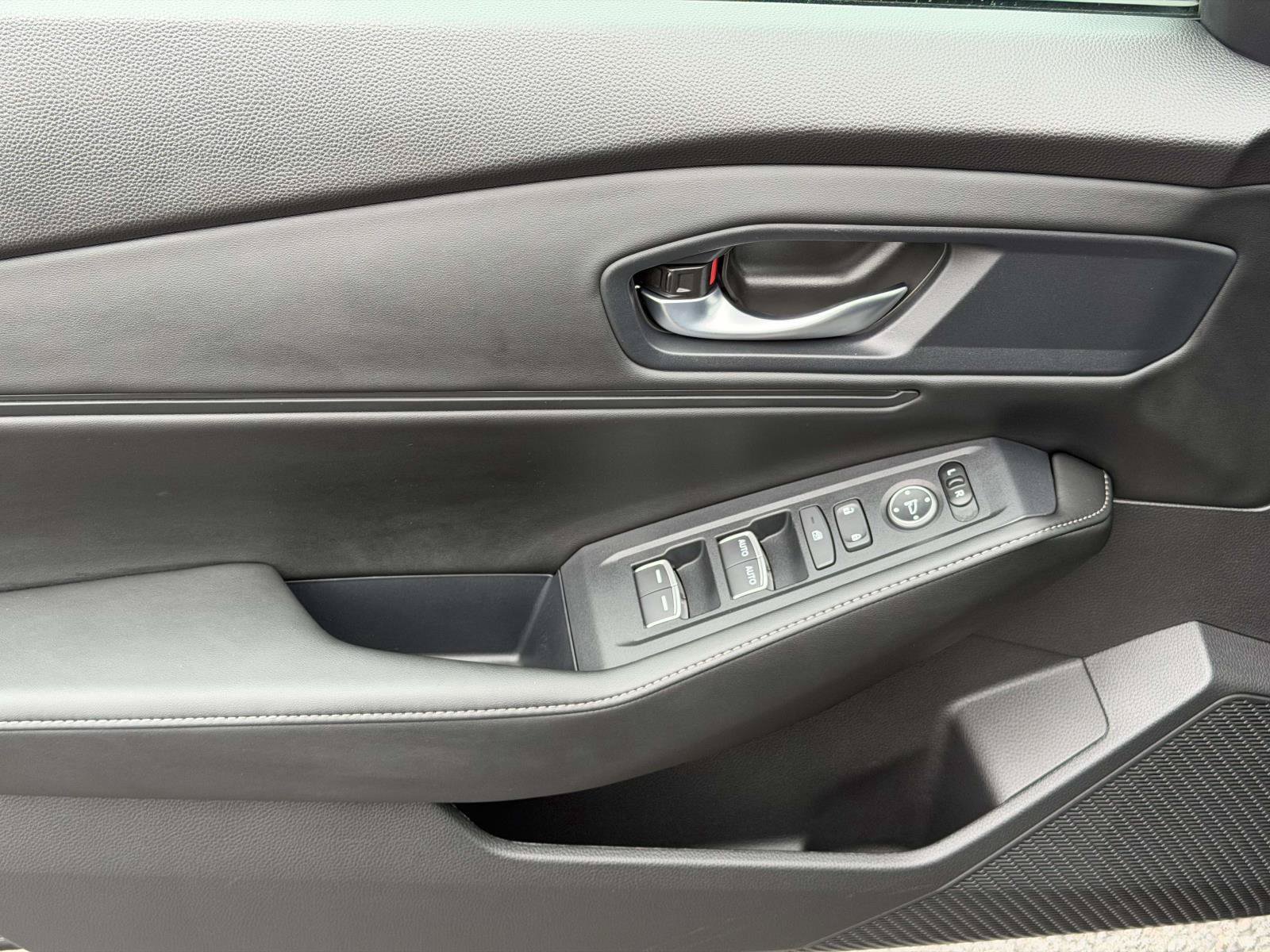 Certified 2025 Honda Accord Sport image 6