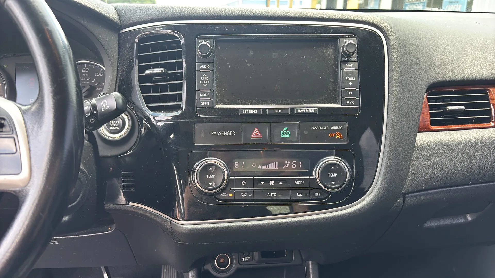 Used 2014 Mitsubishi Outlander SE FWD image 21