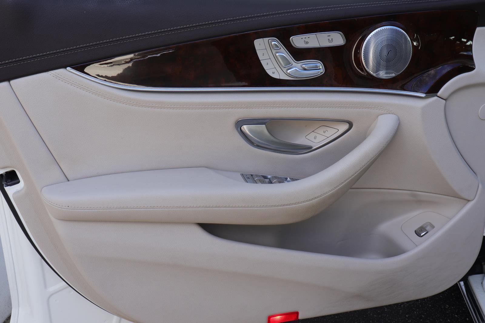 Used 2018 Mercedes-Benz E 300 image 10