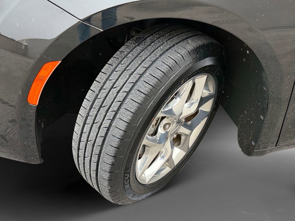 Used 2020 Chrysler Pacifica Limited image 10