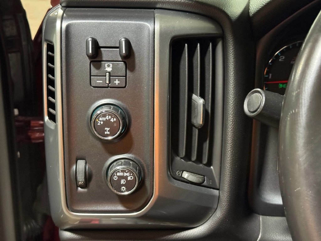 Used 2017 Chevrolet Silverado 1500 LT w/ All Star Edition AWD/4WD image 17