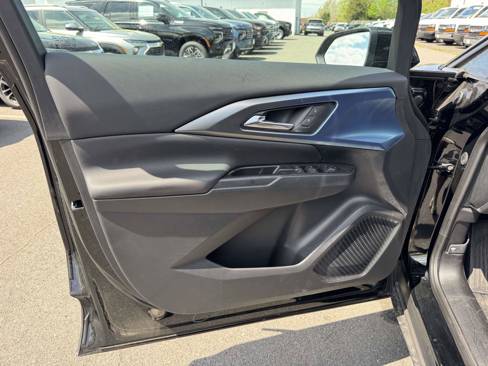 New 2026 Chevrolet Equinox EV LT w/ LPO, Tech Bronze Package FWD image 20