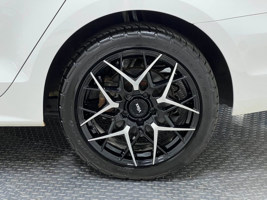 Used 2011 Volkswagen Jetta SEL image 34