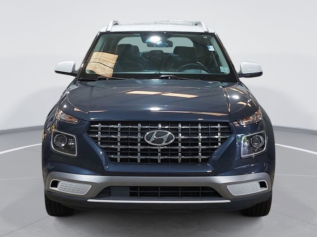 Used 2022 Hyundai Venue Limited FWD image 2