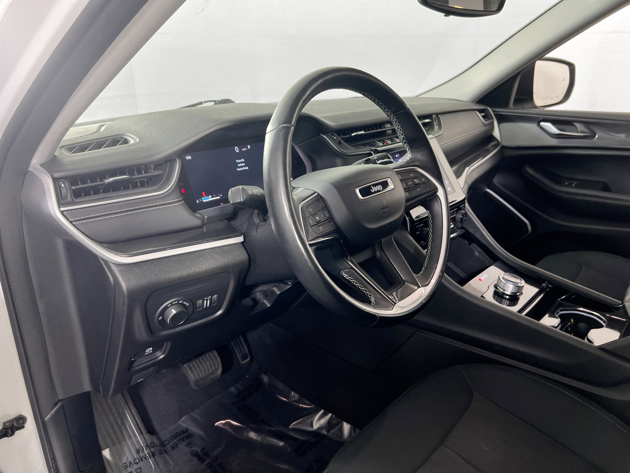 Used 2021 Jeep Grand Cherokee L Laredo w/ Luxury Tech Group I image 9