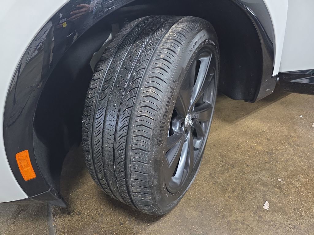 Used 2023 Buick Envision Essence w/ Sport Touring Package image 30