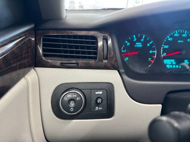 Used 2016 Chevrolet Impala LTZ FWD image 31