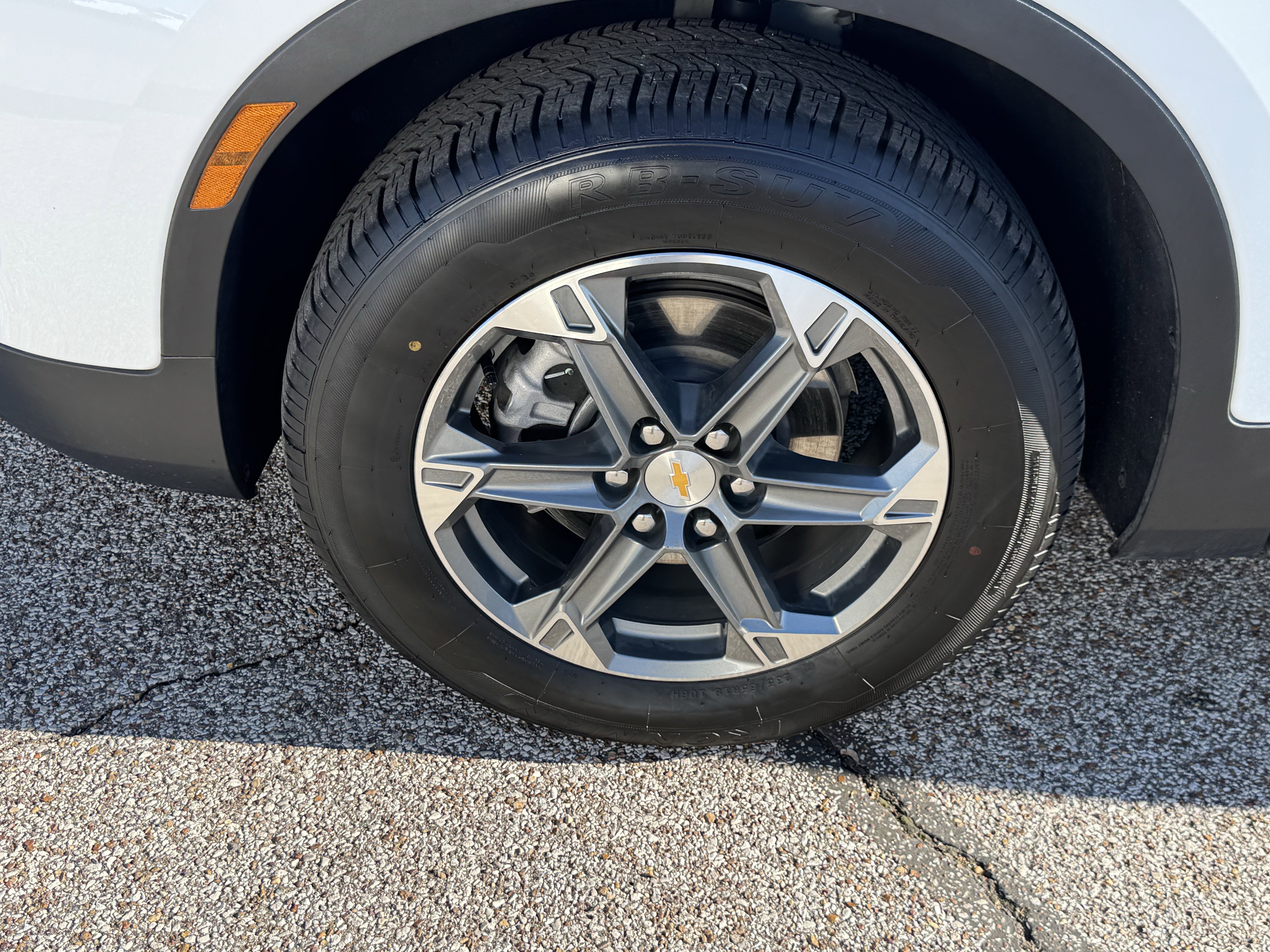 Used 2025 Chevrolet Blazer LT image 9