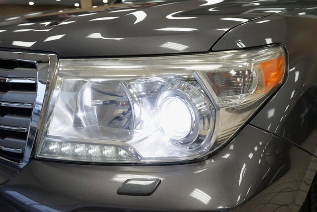 Used 2013 Toyota Land Cruiser image 28