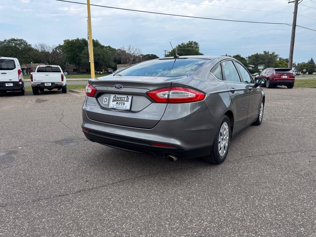 Used 2013 Ford Fusion S FWD image 5