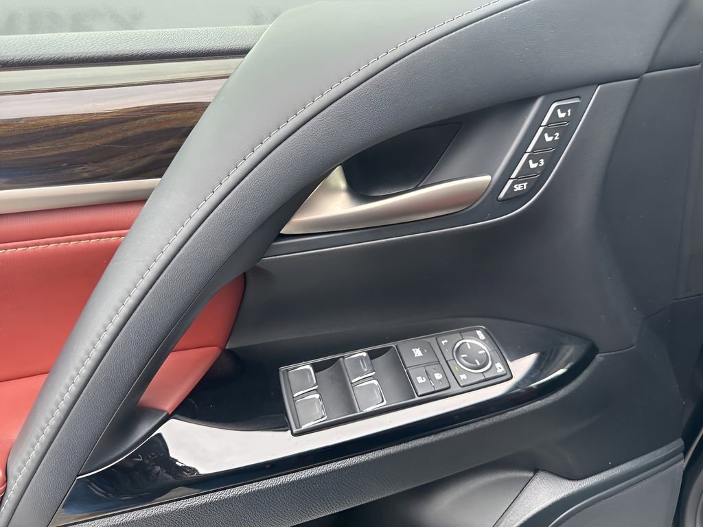 Used 2021 Lexus LX 570 4WD w/ Luxury Package image 30