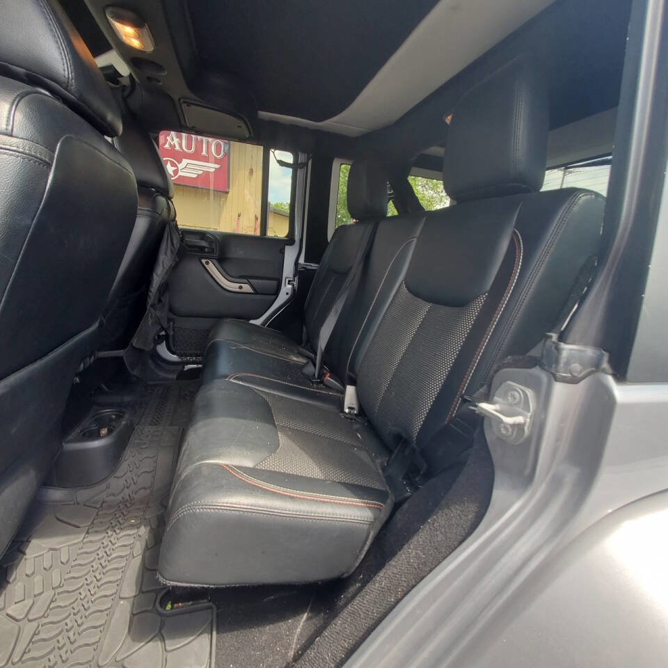 Used 2016 Jeep Wrangler Unlimited Sahara AWD/4WD image 6
