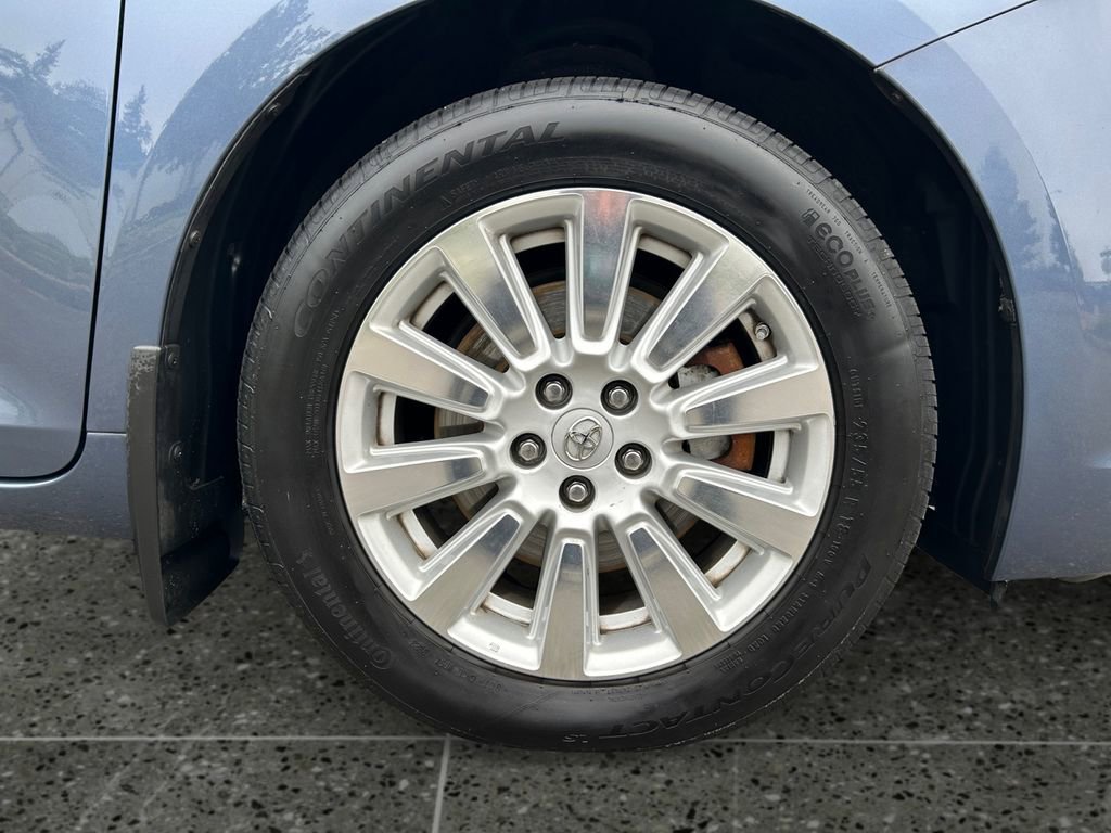 Used 2017 Toyota Sienna XLE Premium image 9