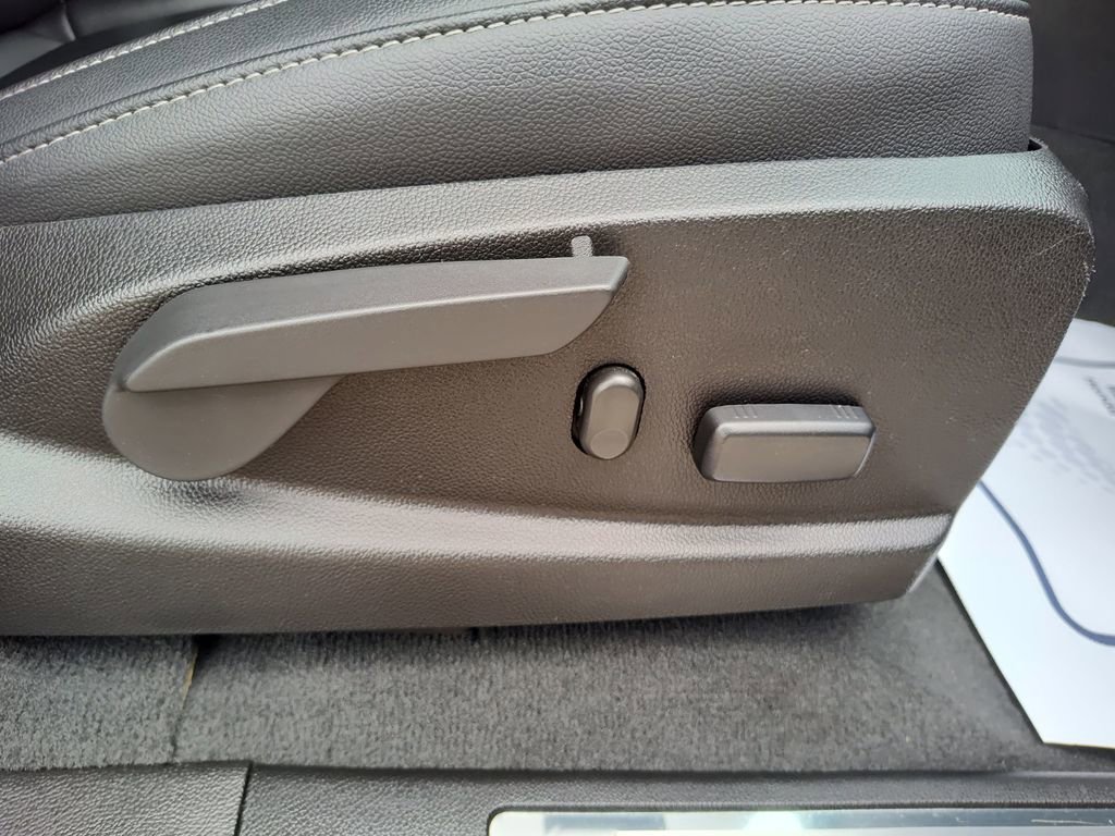 Used 2021 Chevrolet Colorado ZR2 w/ ZR2 Dusk Special Edition image 33