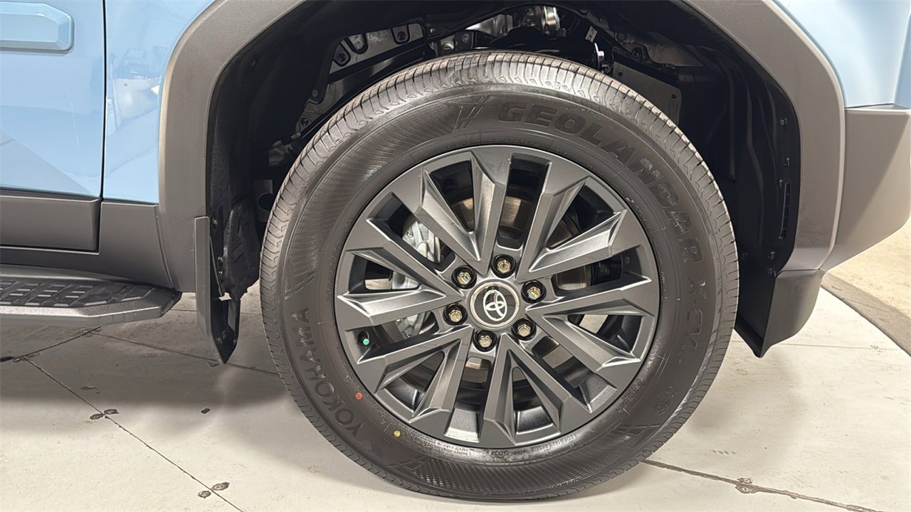 Used 2025 Toyota Land Cruiser image 21