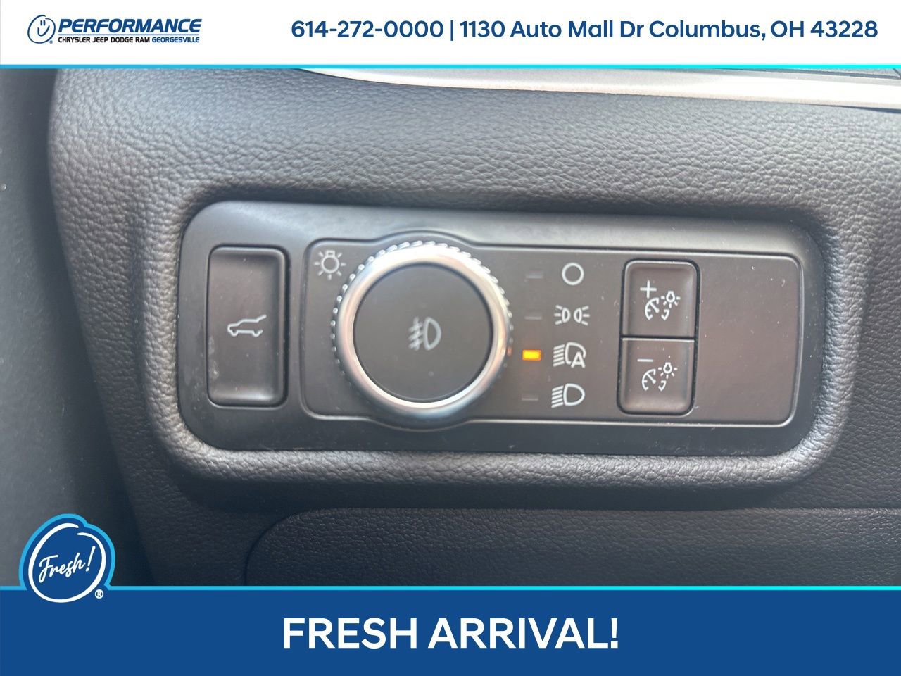 Used 2022 Ford Explorer XLT w/ Equipment Group 202A AWD/4WD image 17