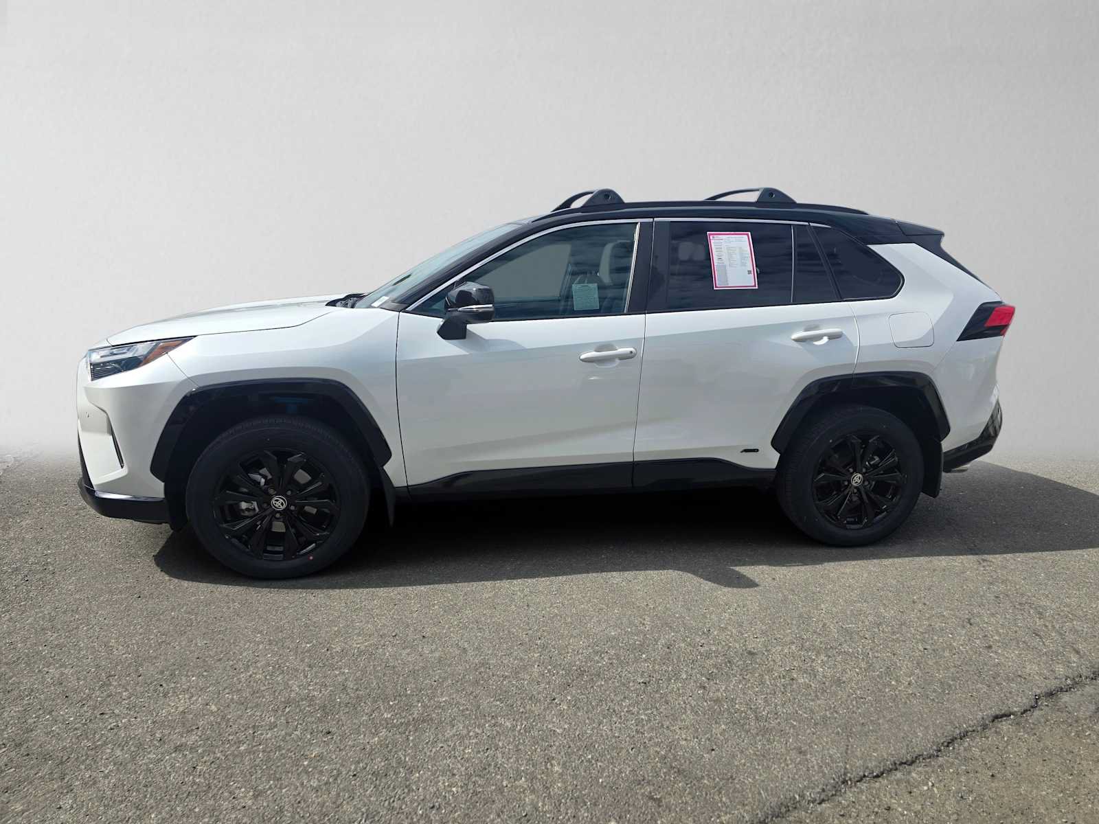 Used 2023 Toyota RAV4 XSE AWD/4WD image 6