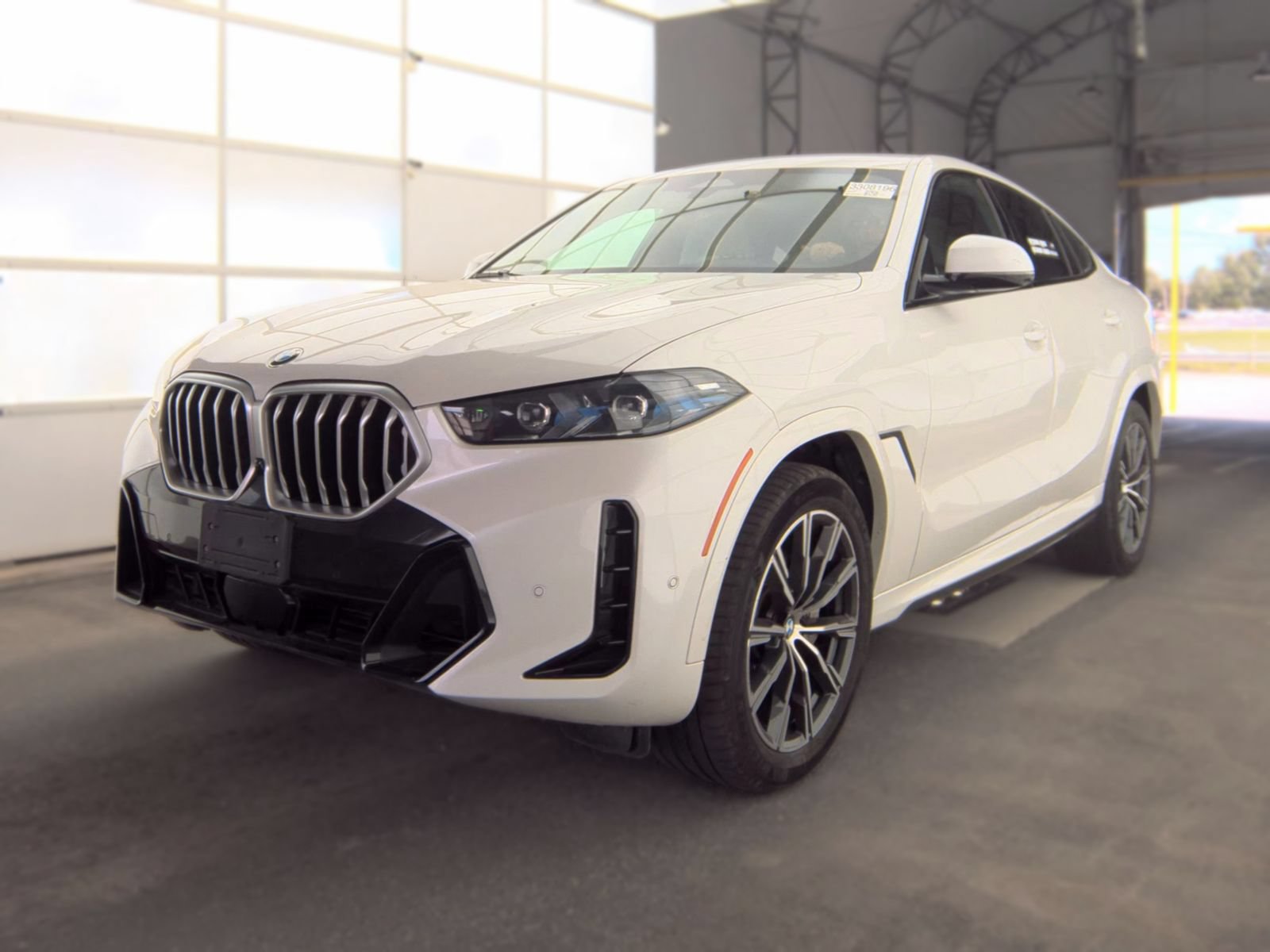 Used 2025 BMW X6 xDrive40i w/ Climate Comfort Package AWD/4WD image 1