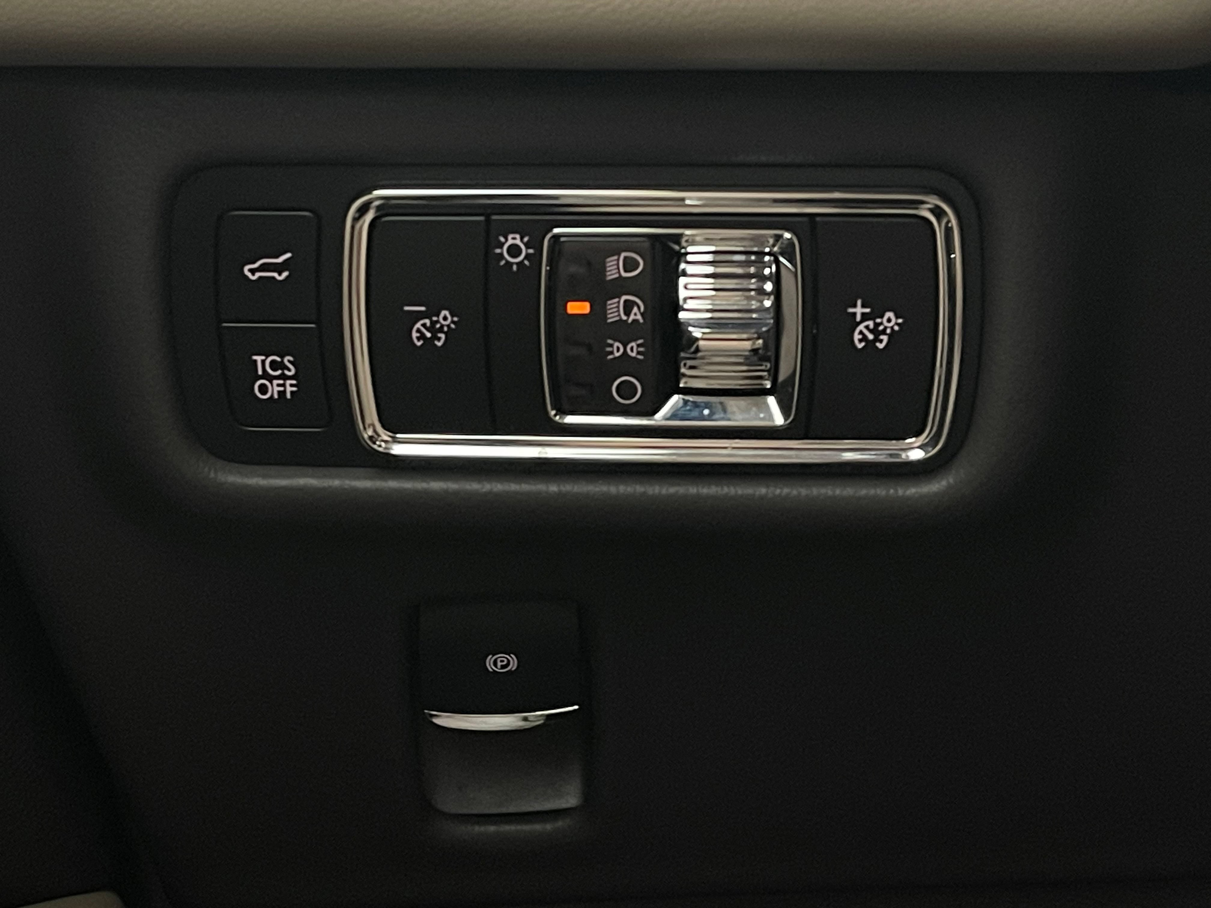 Used 2023 Lincoln Nautilus Reserve AWD/4WD image 24