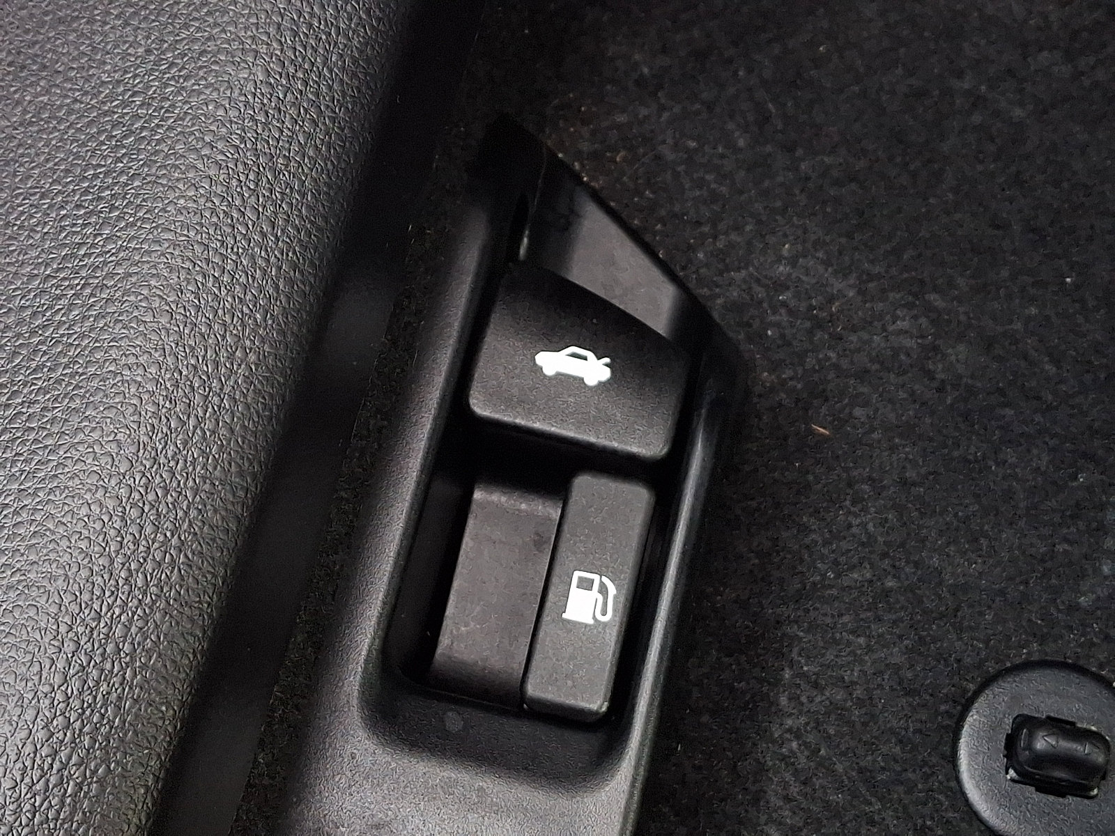 Used 2025 Toyota Corolla SE w/ Convenience Package image 26