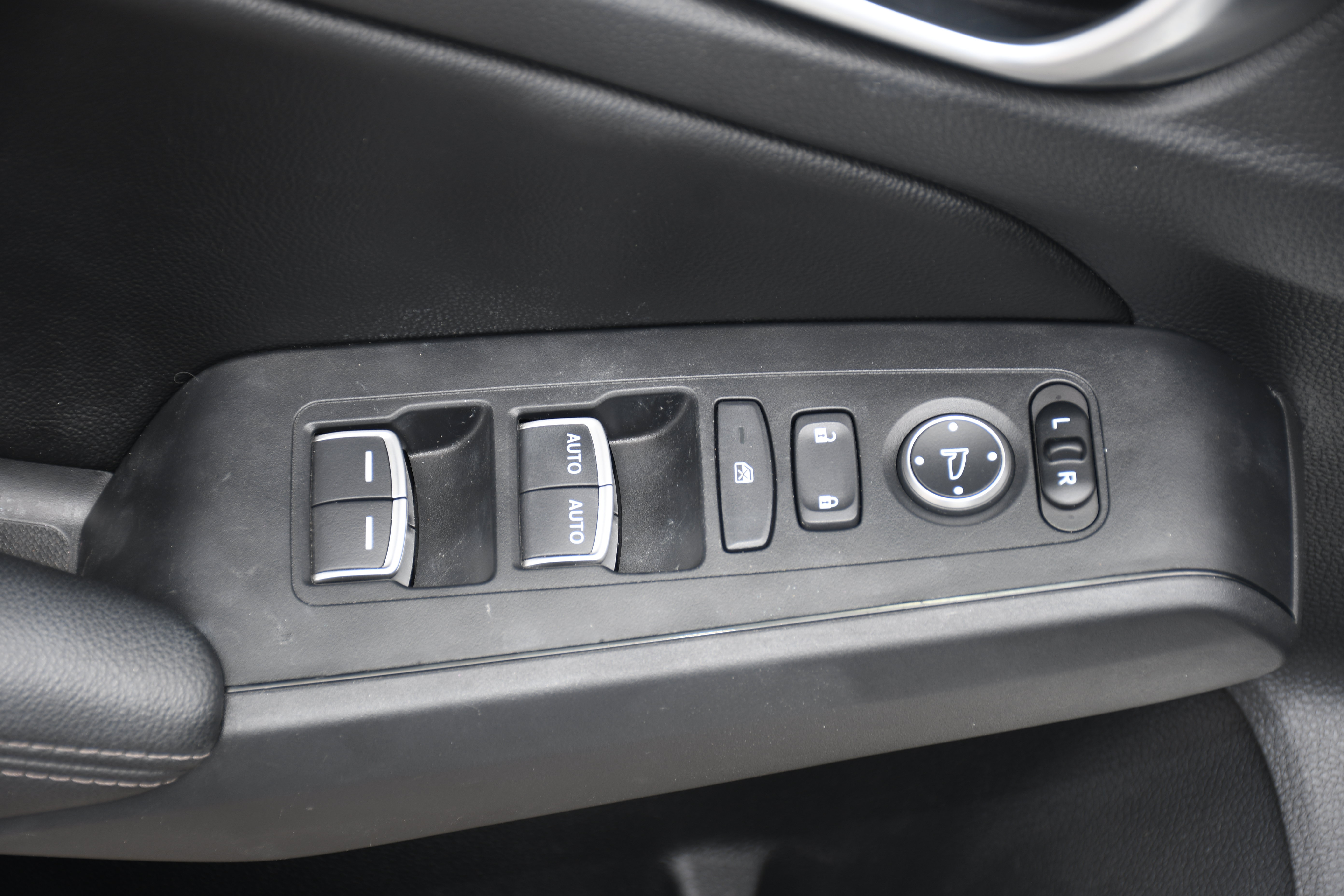 Used 2023 Honda Civic EX-L image 11