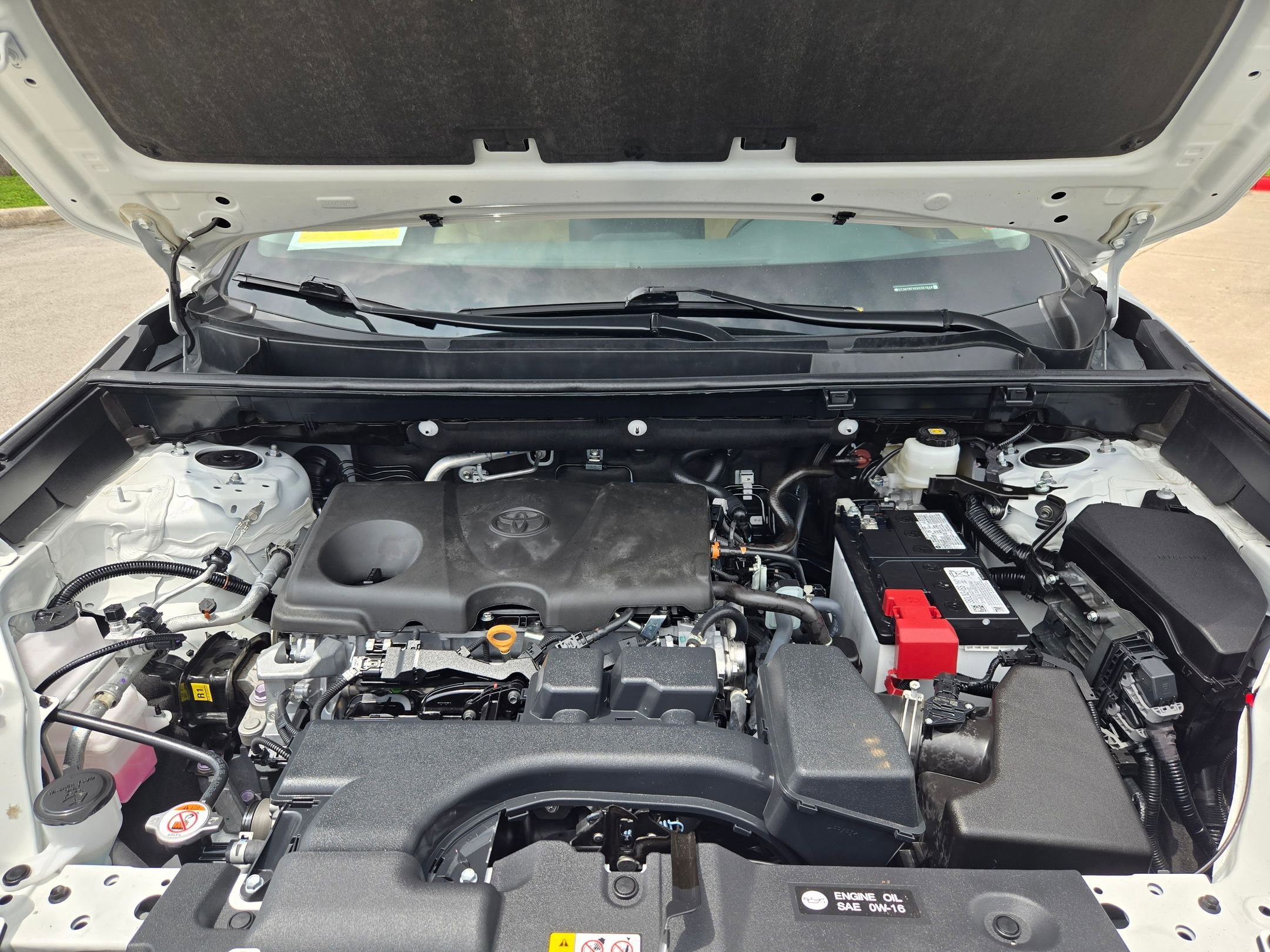 Used 2025 Toyota RAV4 XLE w/ Convenience Package FWD image 32