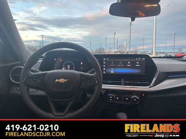 Used 2025 Chevrolet Trax LT image 6
