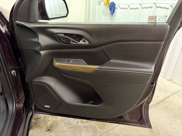 Used 2017 GMC Acadia SLE image 26