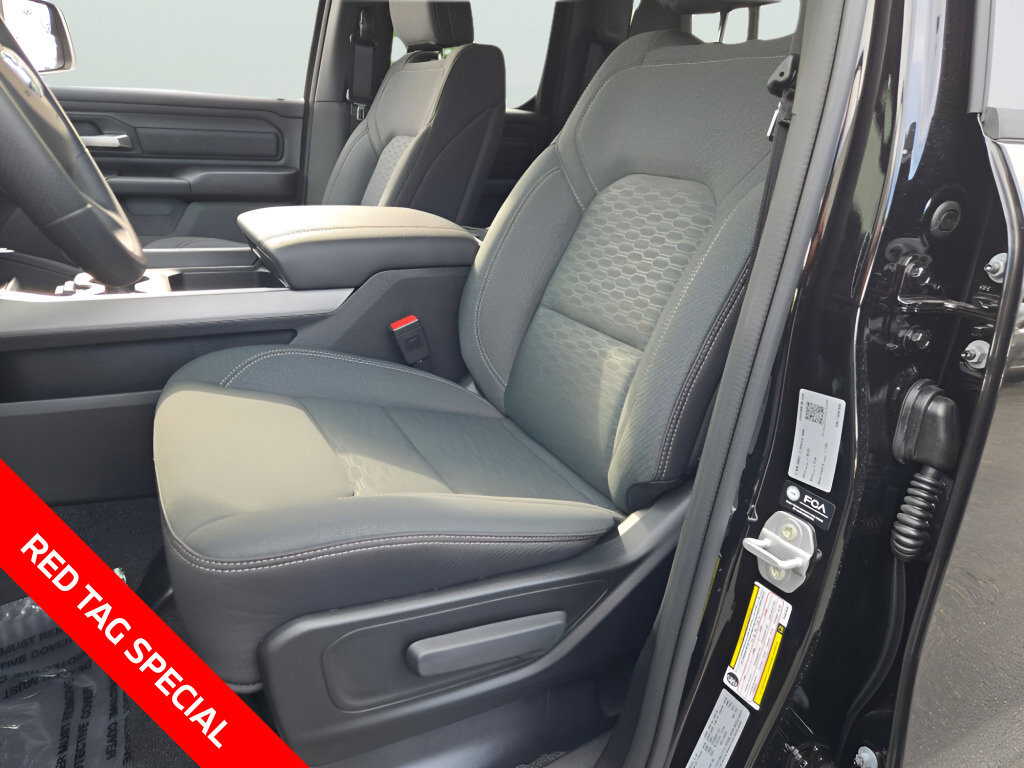 New 2026 RAM 1500 Express AWD/4WD image 25